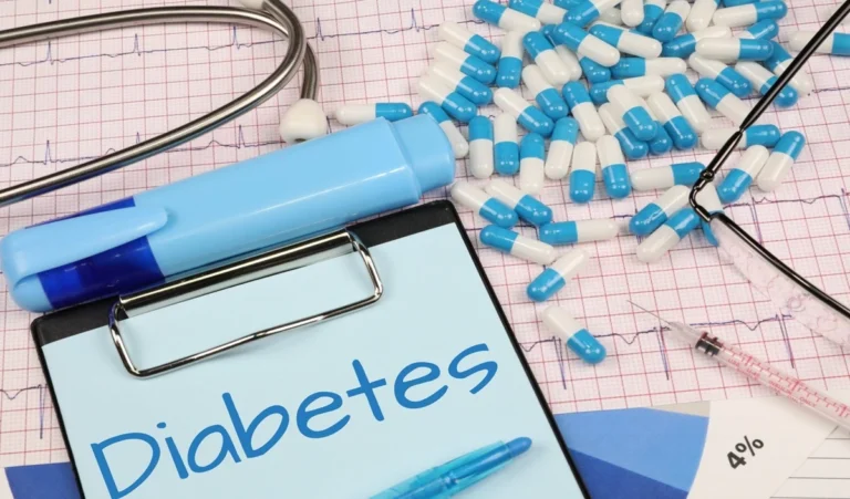 डायबिटीज के 5 शुरुआती लक्षण: क्या आप जानते हैं? स्वास्थ्य Diabetes: Silent Killer Early Detection