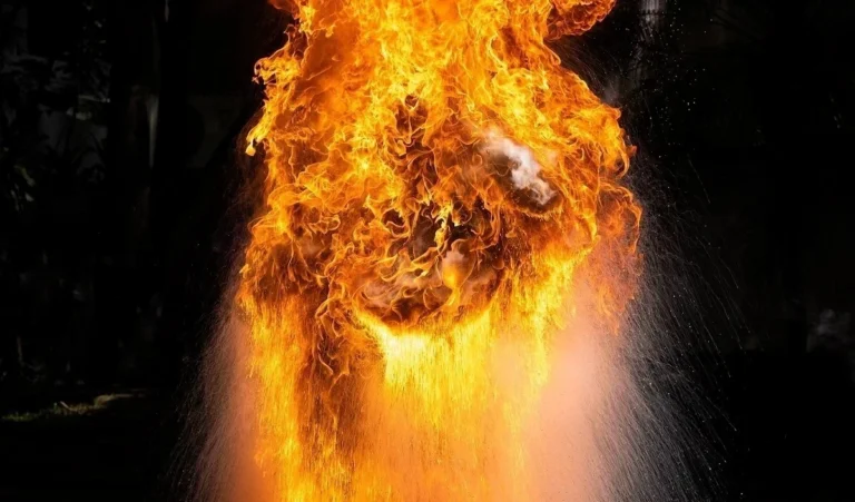 एलपीजी टैंकर पर इजराइली ड्रोन से हमला: मंत्री Breaking News Update