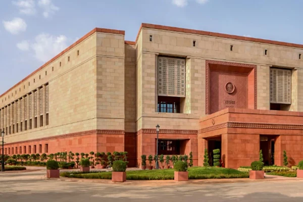 संसद का गतिरोध: क्या राजनीति ने लोकतंत्र को बंधक बनाया? राजनीति Parliamentary Deadlock Hampers Democracy India