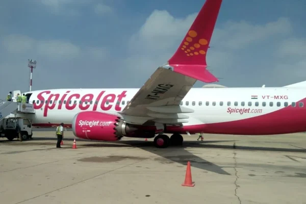 स्पाइसजेट का 238 करोड़ का घाटा: बढ़ती लागत और मार्केट चुनौतियाँ? Spicejet Reports Huge Quarterly Loss
