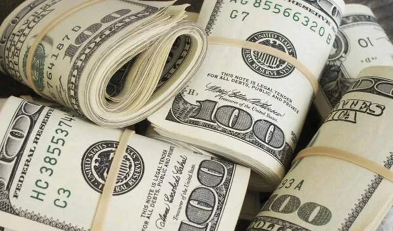रुपया मार्केट में दिखा मजबूत, क्या RBI की घोषणा से बढ़ेगा निवेश? Rupee Gains Against Dollar