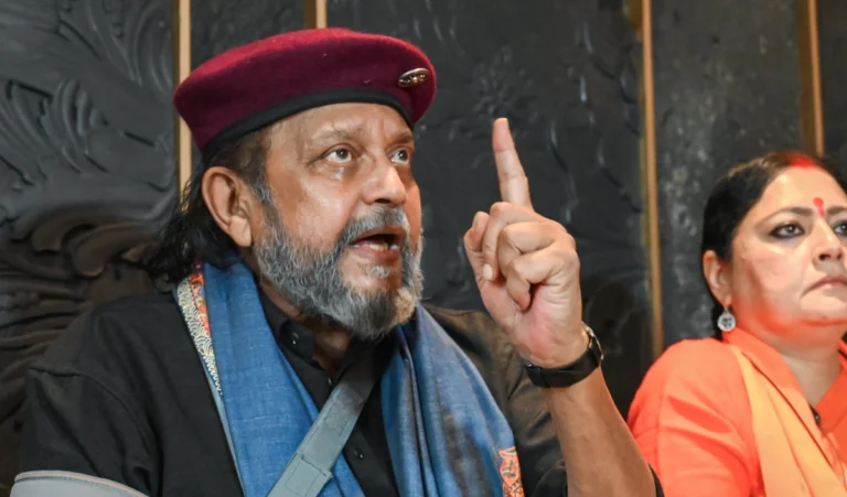 बंगाल में धार्मिक हिंसा पर गरमाई राजनीति: राष्ट्रीय बहस में BJP-TMC का आरोप-प्रत… Bangladesh Hindu Attacks Political Spat