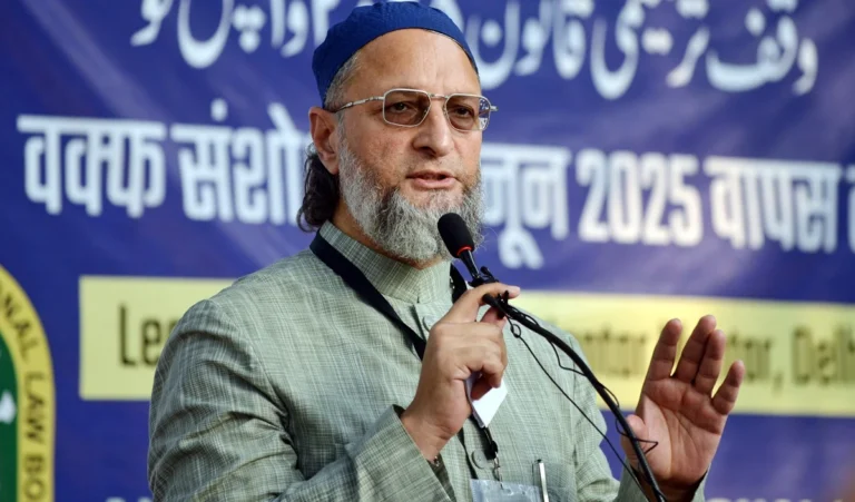 Trump की तरह पाकिस्तान से आतंकियों को लाएं मोदी, Asaduddin Owaisi की मांग पर भड़ Breaking News Update