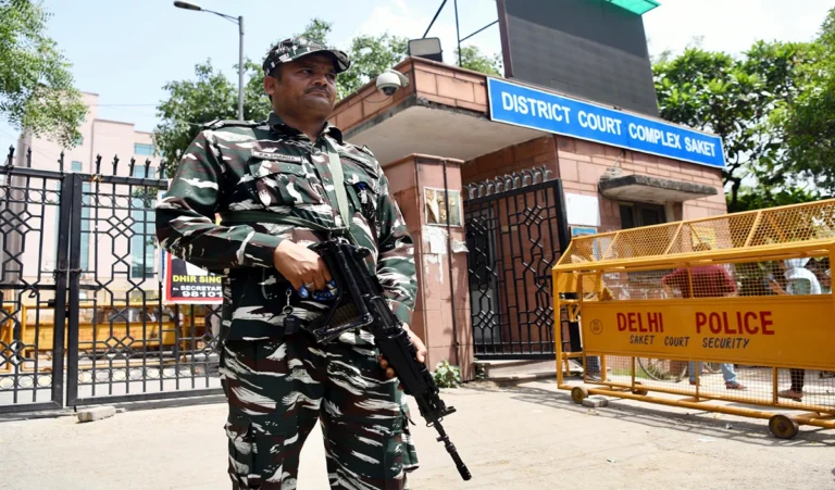दिल्ली न्यायालय का महत्वपूर्ण निर्णय: अवैध प्रवासी को अनिश्चितकाल जेल में नहीं र… Delhi Court Indefinite Detention Ruling