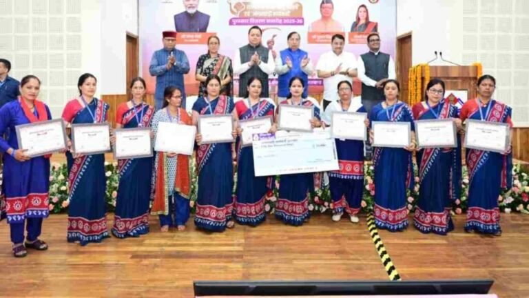 देहरादून: तीलू रौतेली पुरस्कार से सम्मानित विशिष्ट महिलाएं, सम्मान राशि बढ़ी