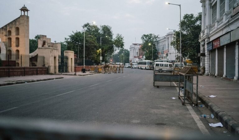 Delhi में Jantar Mantar की तरफ मार्च कर रहे 200 से अधिक प्रदर्शनकारी हिरासत में लिए गए