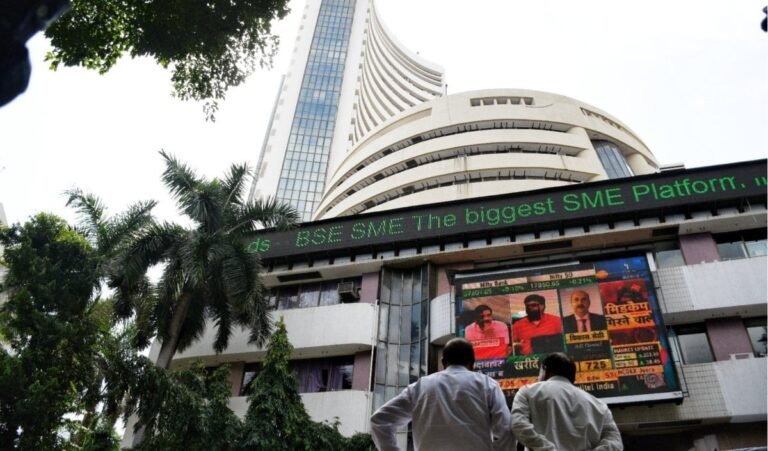 BSE Sensex में 876 अंकों की भारी गिरावट, Nifty फिसलकर 22888 के स्तर पर आया